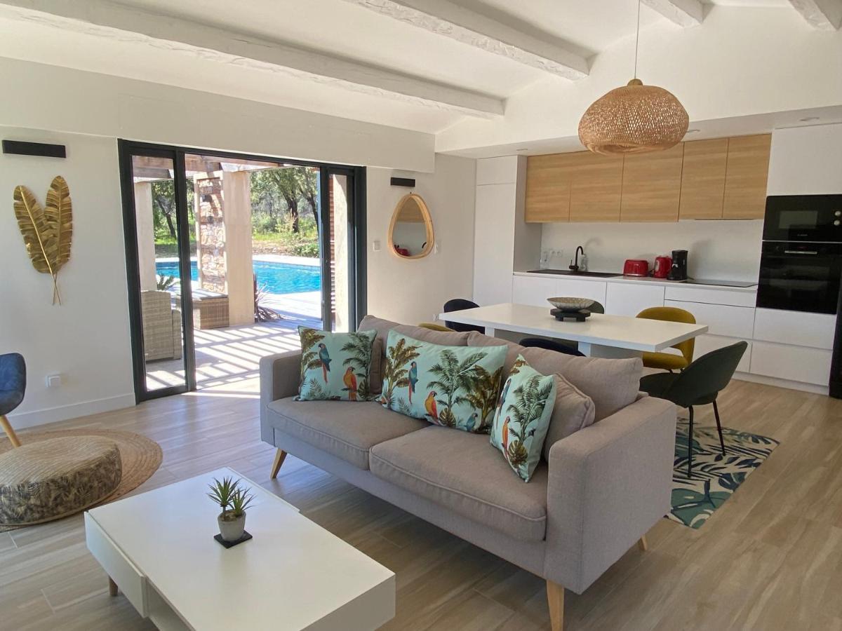 Magnifique Villa Avec Piscine Au Coeur Des Vignes Cogolin Eksteriør bilde